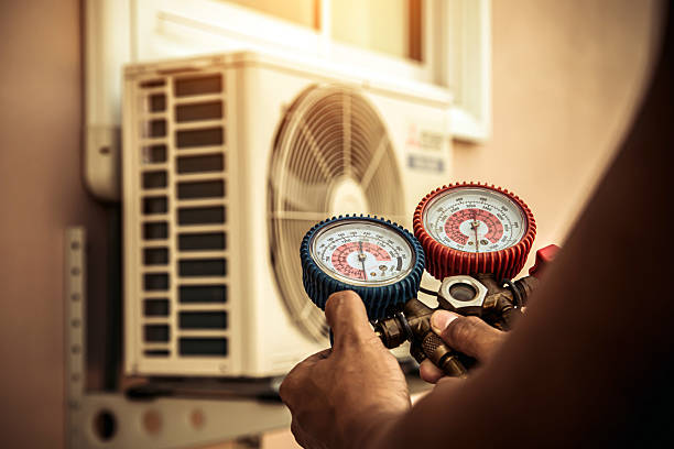 Professional Emergency Hvac technician working in Hunt, TX